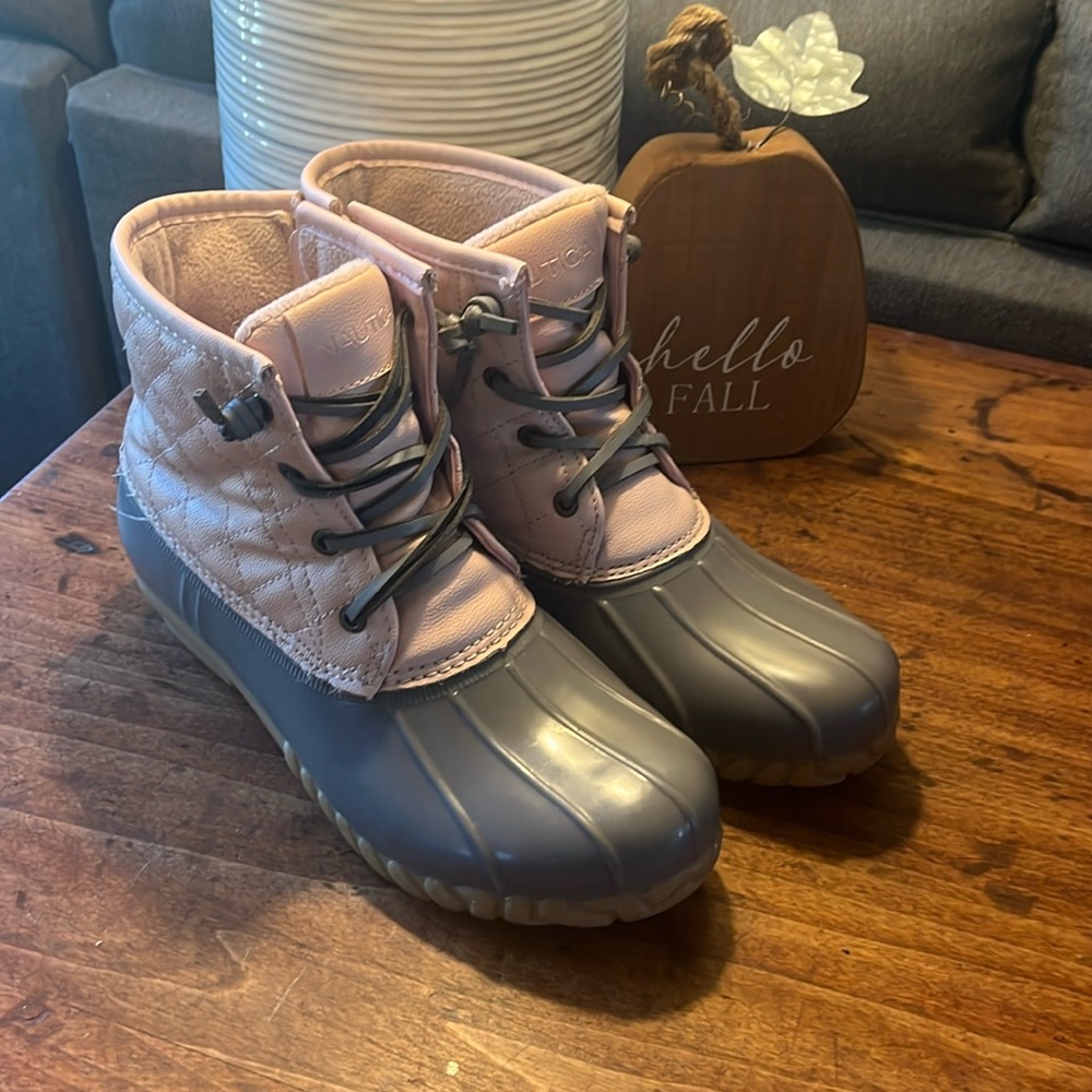 Nautica boots